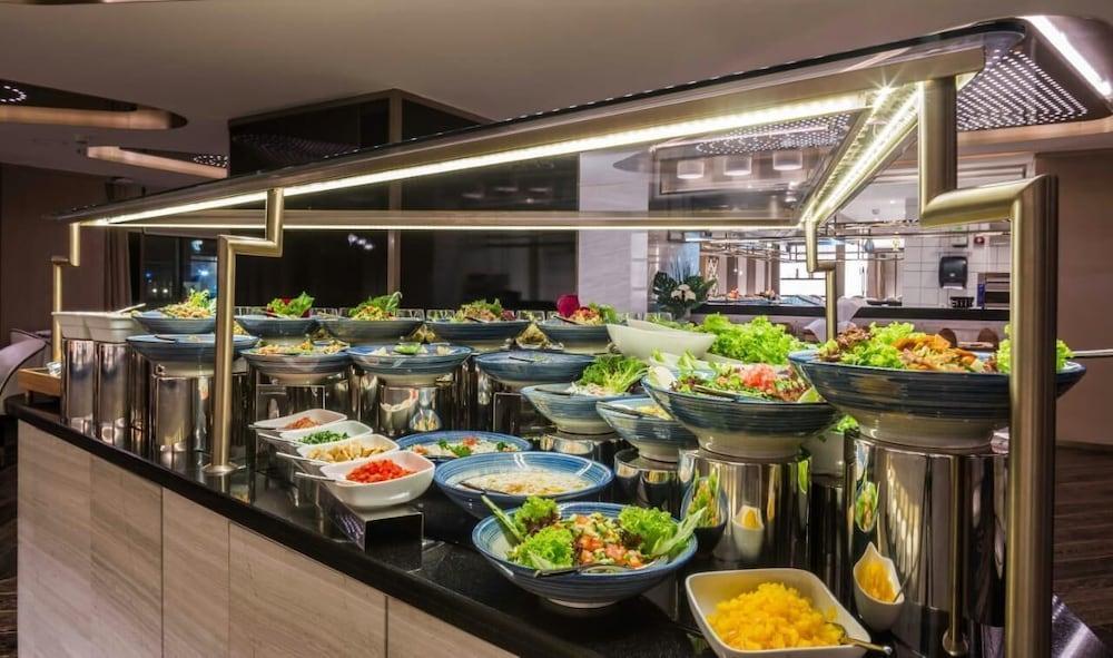 Narcissus Al Hamra Hotel Τζέντα Εξωτερικό φωτογραφία A salad bar